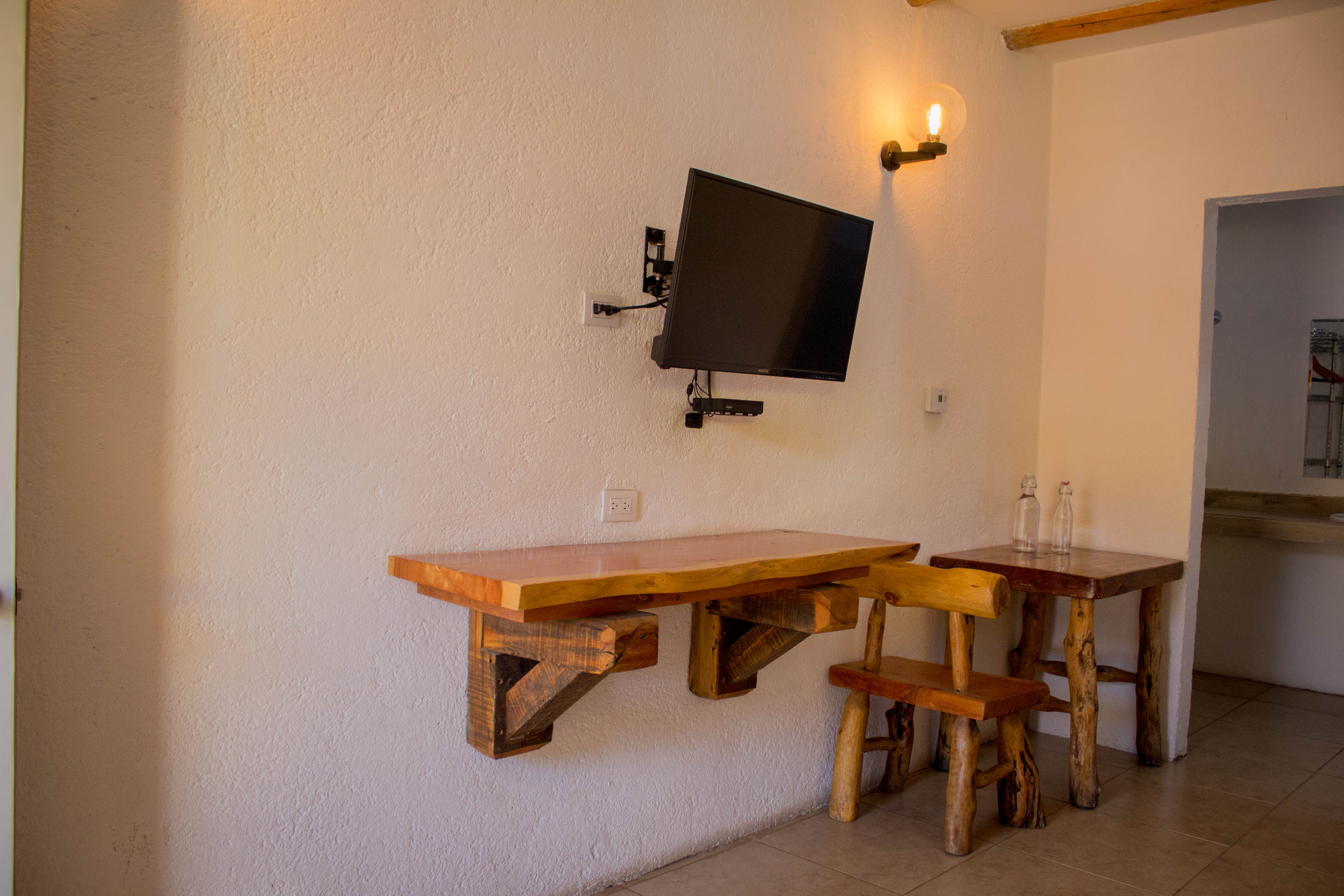 Habitación equipada con TV - Hotel Posada del Cobre